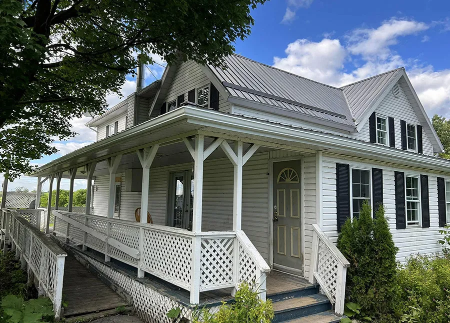 Seamless gutters on a residential roofline — Le Bois Aluminum Inc., Lunenburg ON